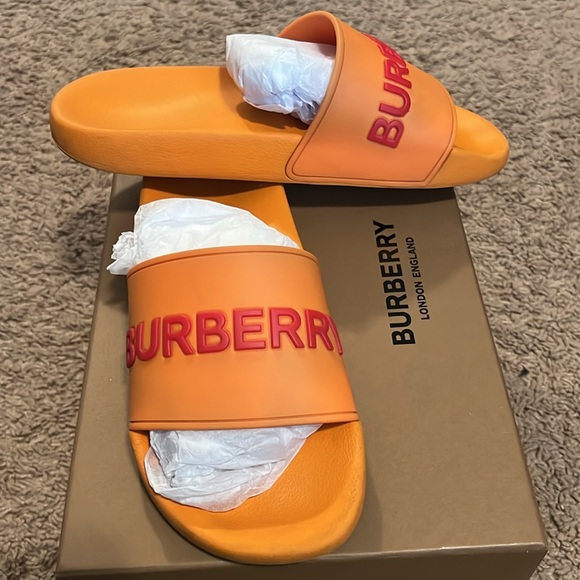Burberry slides. Deep orange with red lettering. - Picture 2 of 4